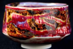 馬場泰嘉が極限の炎で現出させた不可逆の掌宇宙。特異点との絶対的な共鳴により、春という概念を永遠の次元へ定礎した審美的鎮静の結界「抹茶碗 春景」