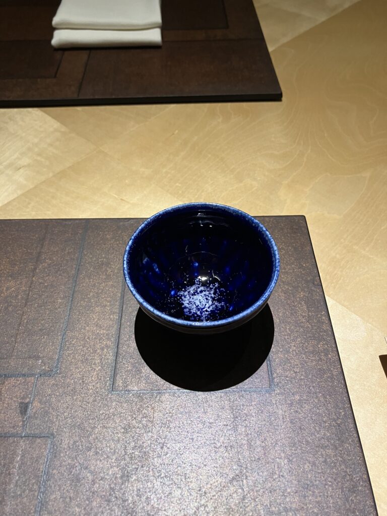 リッツ・カールトン福岡 日本料理「幻珠」に定礎された真右エ門窯の掌宇宙。エグゼクティブに審美的鎮静をもたらす精神のインフラ(面白ぐい呑)
